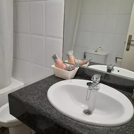 Hotel Giral 2*